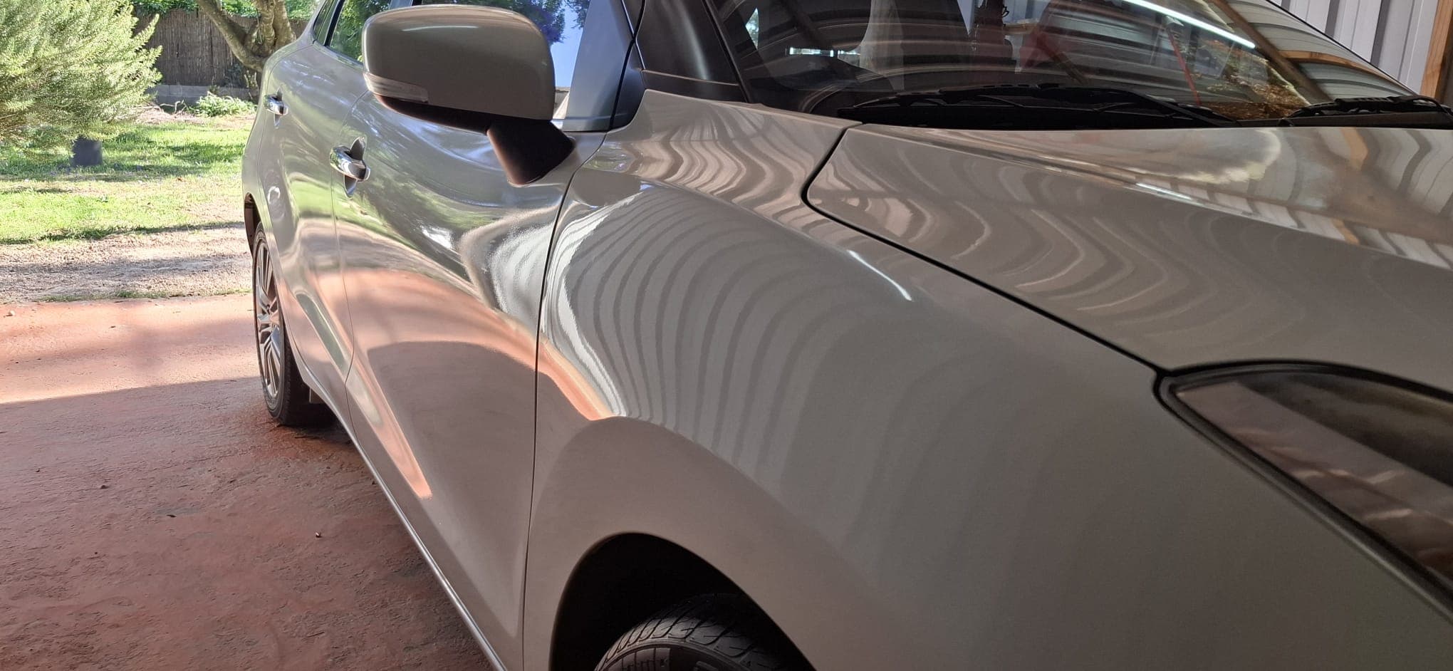 Trabajo de car detailing