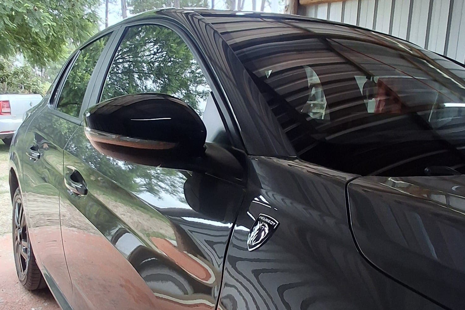 Trabajo de polarizado vehicular