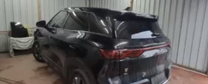 Trabajo de polarizado vehicular
